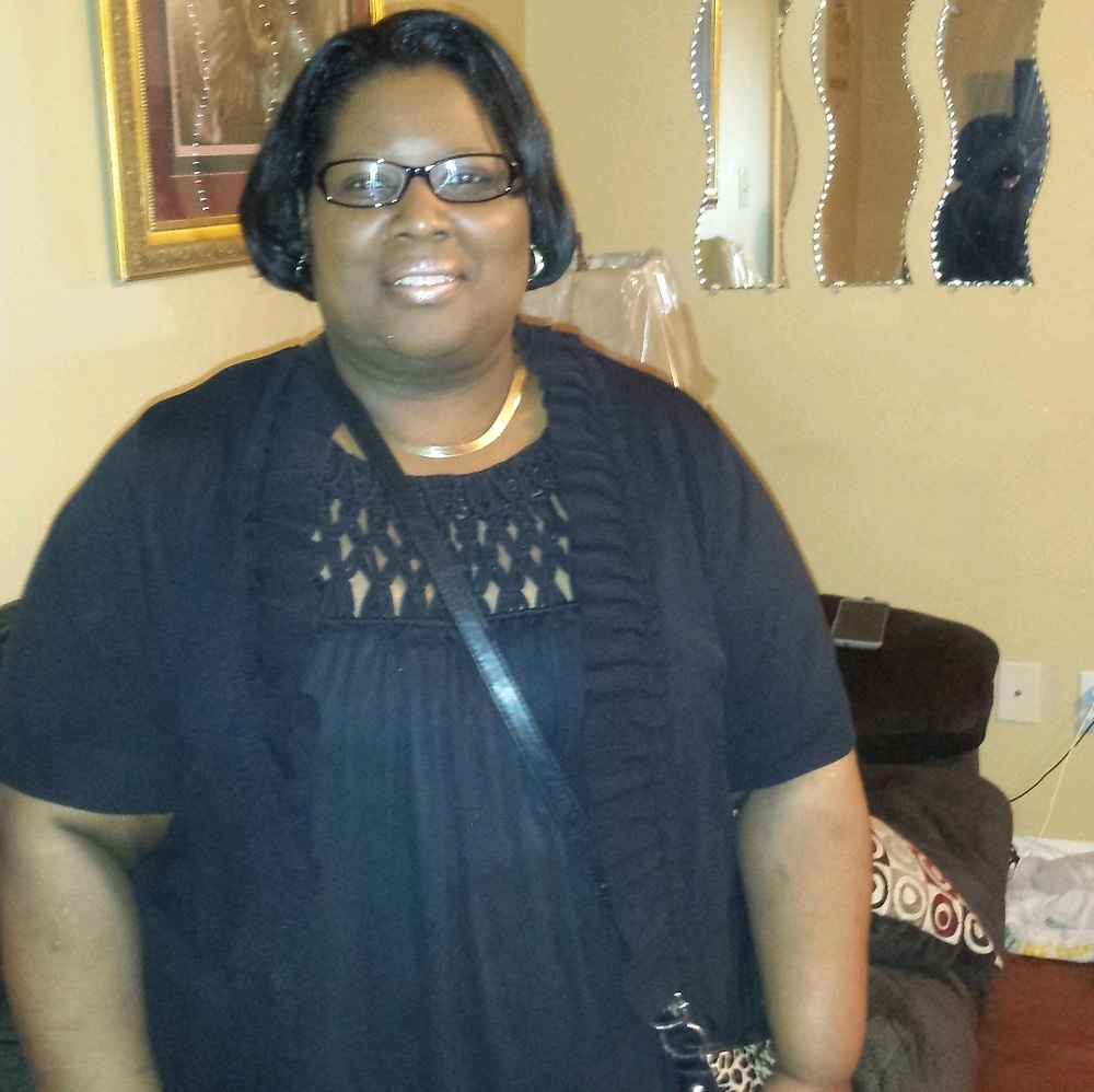 Meet your Posher, Junita